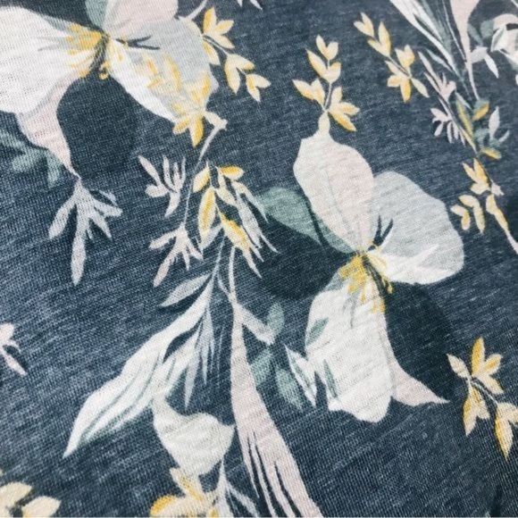 CYNTHIA ROWLEY 100% Linen Button Back Floral Top Size Medium - Picture 8 of 8